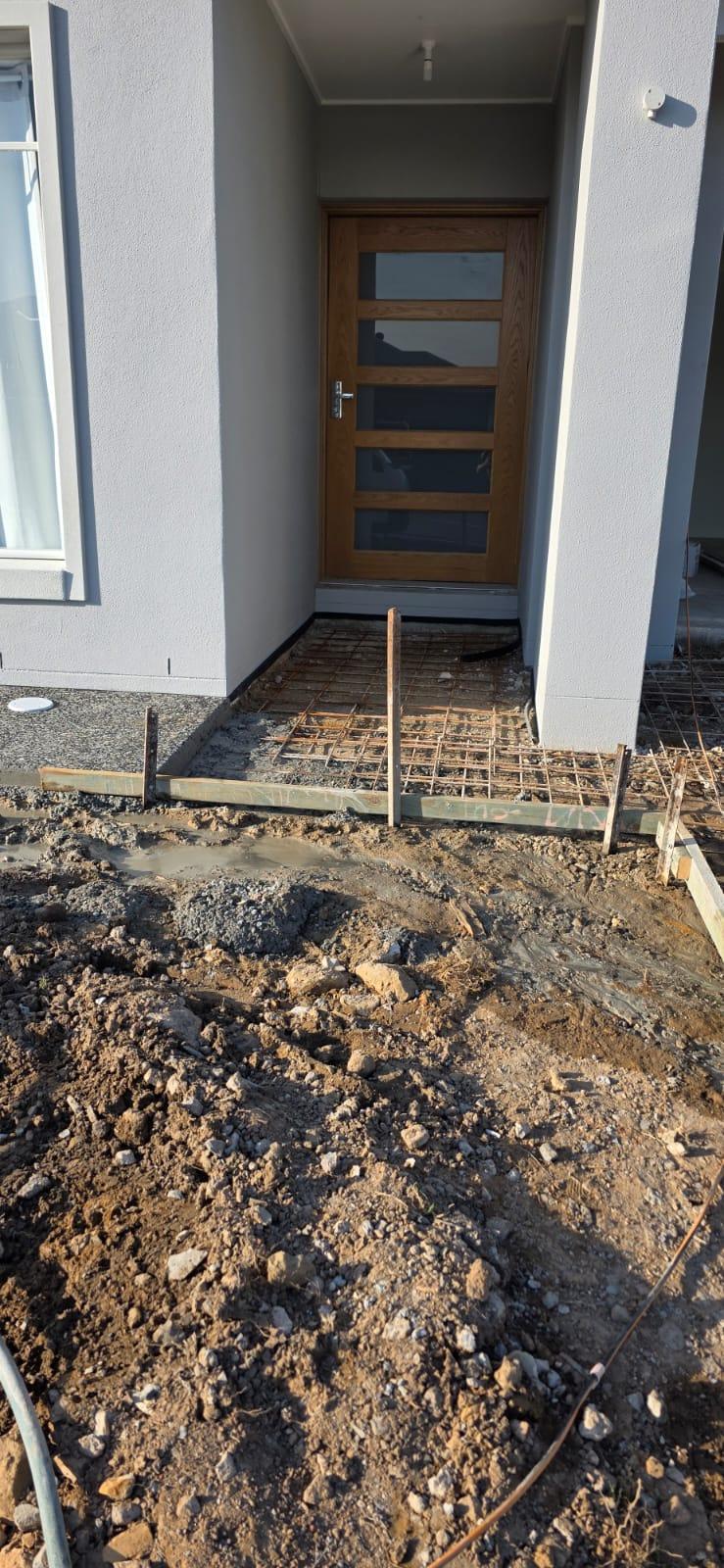 Concrete Driveways and Beds project photo 16